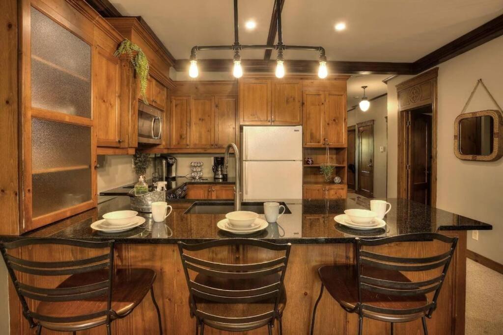 Les Manoirs Wpool & Hot Tub Near Village 110-7 Mont-Tremblant Bagian luar foto